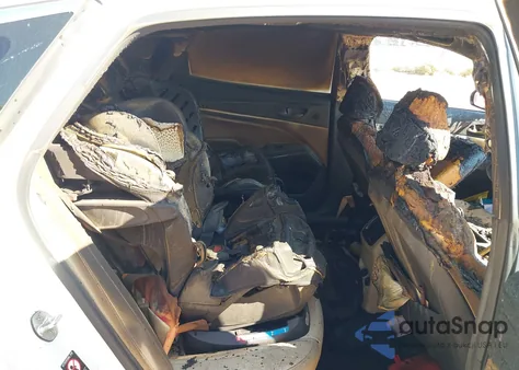 2017 Kia Cadenza Premium из США, поврежденный, VIN KNALB4J13H5066060